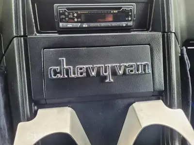 Chevrolet G-Van Chevy G-20 — Mythique fourgon aménagé V8 5.0L, toit relevable — Miniature 10