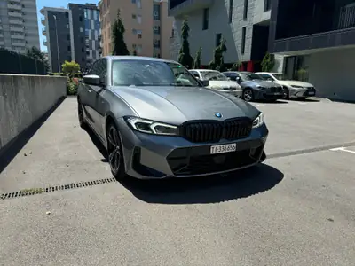 BMW 330i xDrive M Sport Pro — Berline sportive, garantie BMW 2027 — fianco