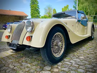 Morgan 4/4 1.6 Sport — Roadster britannique authentique, seulement 32 500 km — fianco