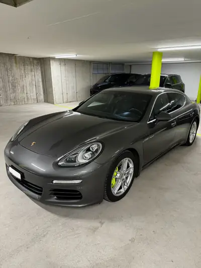 Porsche Panamera S E-Hybrid — Berline sportive hybride rechargeable, 165'000 km — vista esterna