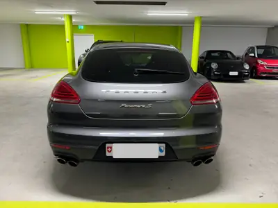 Porsche Panamera S E-Hybrid — Berline sportive hybride rechargeable, 165'000 km — fianco