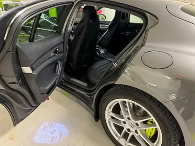 Porsche Panamera S E-Hybrid — Berline sportive hybride rechargeable, 165'000 km — vista posteriore