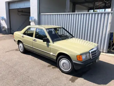Mercedes-Benz 190 E 2.0 — Berline de prestige des années 80, état impeccable — Miniatur 8