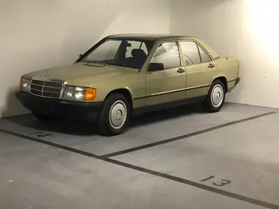 Mercedes-Benz 190 E 2.0 — Berline de prestige des années 80, état impeccable — Miniatur 13