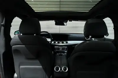 Mercedes-Benz E 200 AMG Premium Plus — Break élégant, hybride essence et équipements premium — Detail