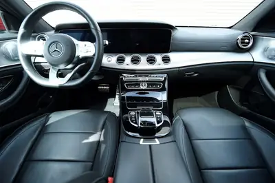 Mercedes-Benz E 200 AMG Premium Plus — Break élégant, hybride essence et équipements premium — Miniatur 7