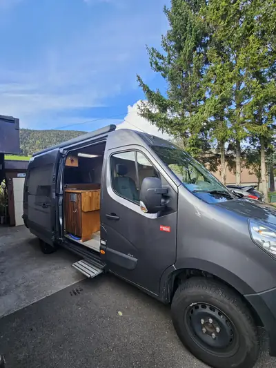 Renault Master 4x4 — Fourgon d'habitation polyvalent, seulement 36'000 km — vista esterna