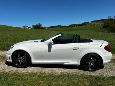 Mercedes-Benz SLK 55 AMG — Cabriolet sportif V8, 360 ch de pur plaisir — vista esterna