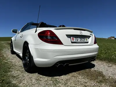 Mercedes-Benz SLK 55 AMG — Cabriolet sportif V8, 360 ch de pur plaisir — vista posteriore