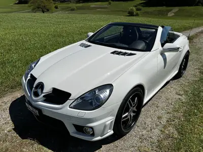 Mercedes-Benz SLK 55 AMG — Cabriolet sportif V8, 360 ch de pur plaisir — interni