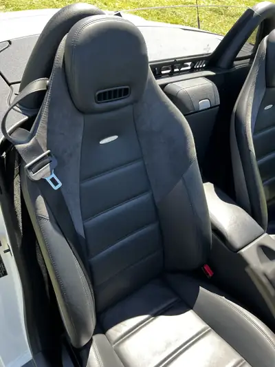 Mercedes-Benz SLK 55 AMG — Cabriolet sportif V8, 360 ch de pur plaisir — Miniatura 9