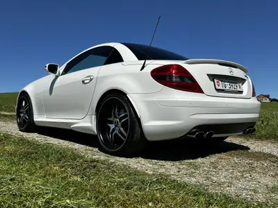 Mercedes-Benz SLK 55 AMG — Cabriolet sportif V8, 360 ch de pur plaisir — Miniatura 18