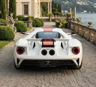 Ford GT Studio Collection 1 of 40 — Supercar légendaire, 630 ch, kilométrage minimal — vista posteriore