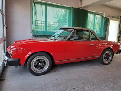 Fiat 124 Spider Pininfarina DS-Spider 1985 — Roadster vintage légendaire, seulement 31'500 km — vista esterna
