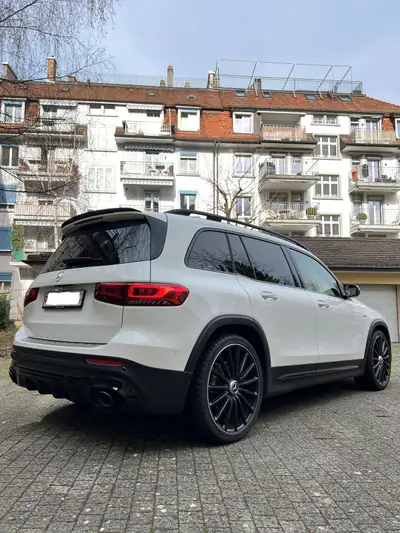 Mercedes-Benz GLB 35 AMG 4Matic — SUV compact haute performance, 67'000 km seulement — Miniature 9