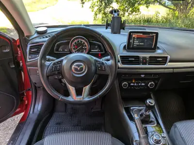 Mazda 3 2.0 16V Revolution — Berline fiable, entretien récent, 192'000 km — Detail