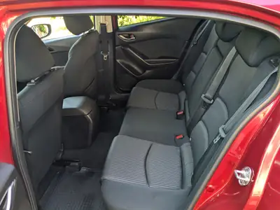 Mazda 3 2.0 16V Revolution — Berline fiable, entretien récent, 192'000 km — Miniatur 11
