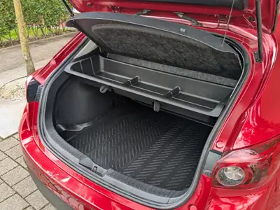 Mazda 3 2.0 16V Revolution — Berline fiable, entretien récent, 192'000 km — Miniatur 17