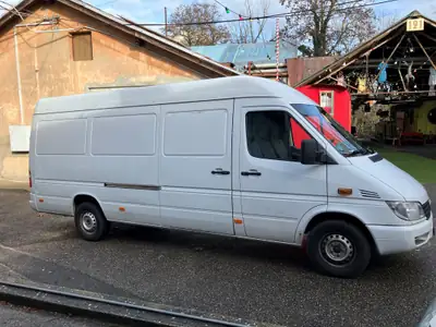 Mercedes-Benz Sprinter 316 CDI — Utilitaire robuste, 156 ch diesel, 165'000 km — Seitenansicht