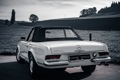 Mercedes-Benz SL 230 Pagode 1964 — Cabriolet de légende, trois places et hardtop — Miniature 9