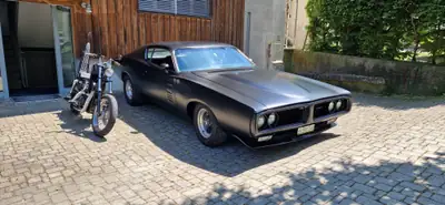 Dodge Charger SE 1971 — Muscle car américain restauré, faible kilométrage — vista esterna