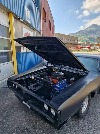 Dodge Charger SE 1971 — Muscle car américain restauré, faible kilométrage — vista posteriore