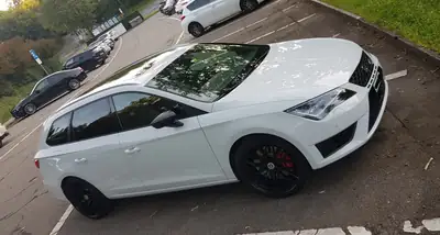 SEAT Leon ST 2.0 TSI Cupra 280 — Break sportif automatique, toit panoramique, 142'000 km — side view