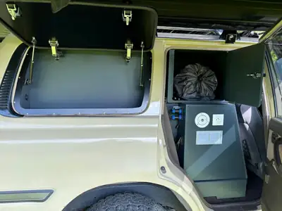 Toyota Land Cruiser FZJ 80 — Le légendaire 4x4 de 1993, fiable et intemporel — Miniatura 15
