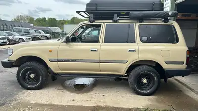 Toyota Land Cruiser FZJ 80 — Le légendaire 4x4 de 1993, fiable et intemporel — Miniatura 18