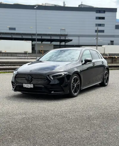 Mercedes-Benz Classe A 200 AMG Line — Berline dynamique, 20 000 km, première main — vue extérieure