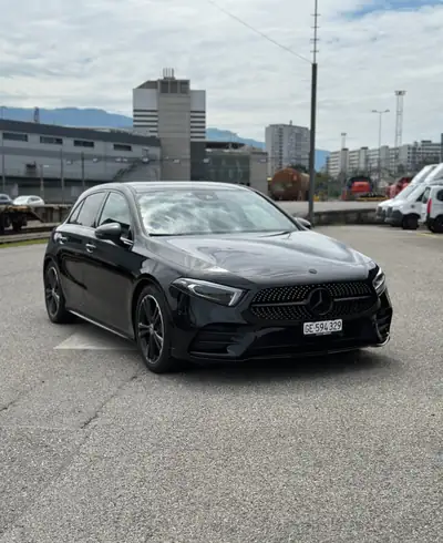 Mercedes-Benz Classe A 200 AMG Line — Berline dynamique, 20 000 km, première main — arrière