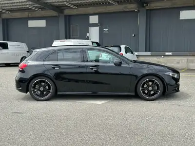 Mercedes-Benz Classe A 200 AMG Line — Berline dynamique, 20 000 km, première main — intérieur