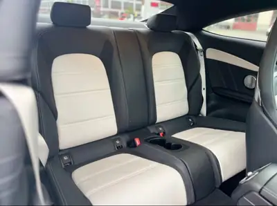 Mercedes-Benz C 63 S AMG — Coupé haute performance, 510 ch et à peine 21 000 km — Miniatur 13