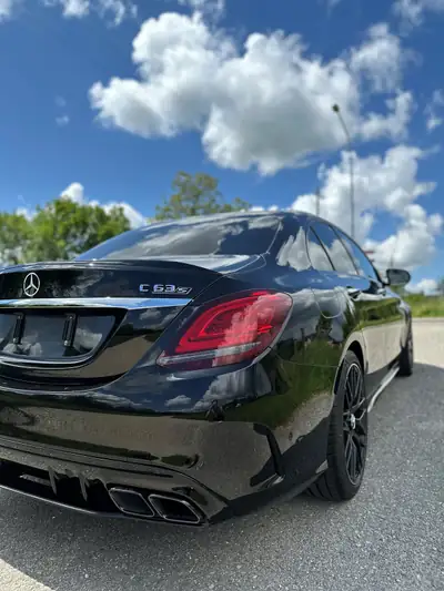 Mercedes-Benz C 63 S AMG Speedshift — Performance 510 ch, 26 000 km seulement — Miniatur 9