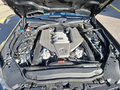 Mercedes-Benz SL 63 AMG — Roadster sportif légendaire, 525 ch et seulement 62 500 km — interni