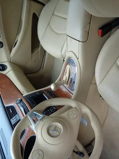 Mercedes-Benz CLS 63 AMG — Berline coupé haute performance, 514 ch, état impeccable — Heckansicht
