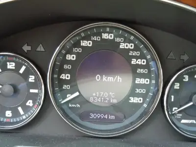 Mercedes-Benz CLS 63 AMG — Berline coupé haute performance, 514 ch, état impeccable — Miniatur 11