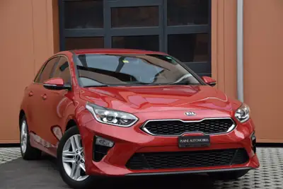 Kia Ceed 1.4 T-GDi Style 2018 — Berline dynamique, équipée et sans sinistre — vue extérieure