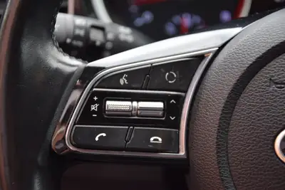 Kia Ceed 1.4 T-GDi Style 2018 — Berline dynamique, équipée et sans sinistre — Miniature 14