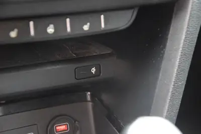 Kia Ceed 1.4 T-GDi Style 2018 — Berline dynamique, équipée et sans sinistre — Miniature 20