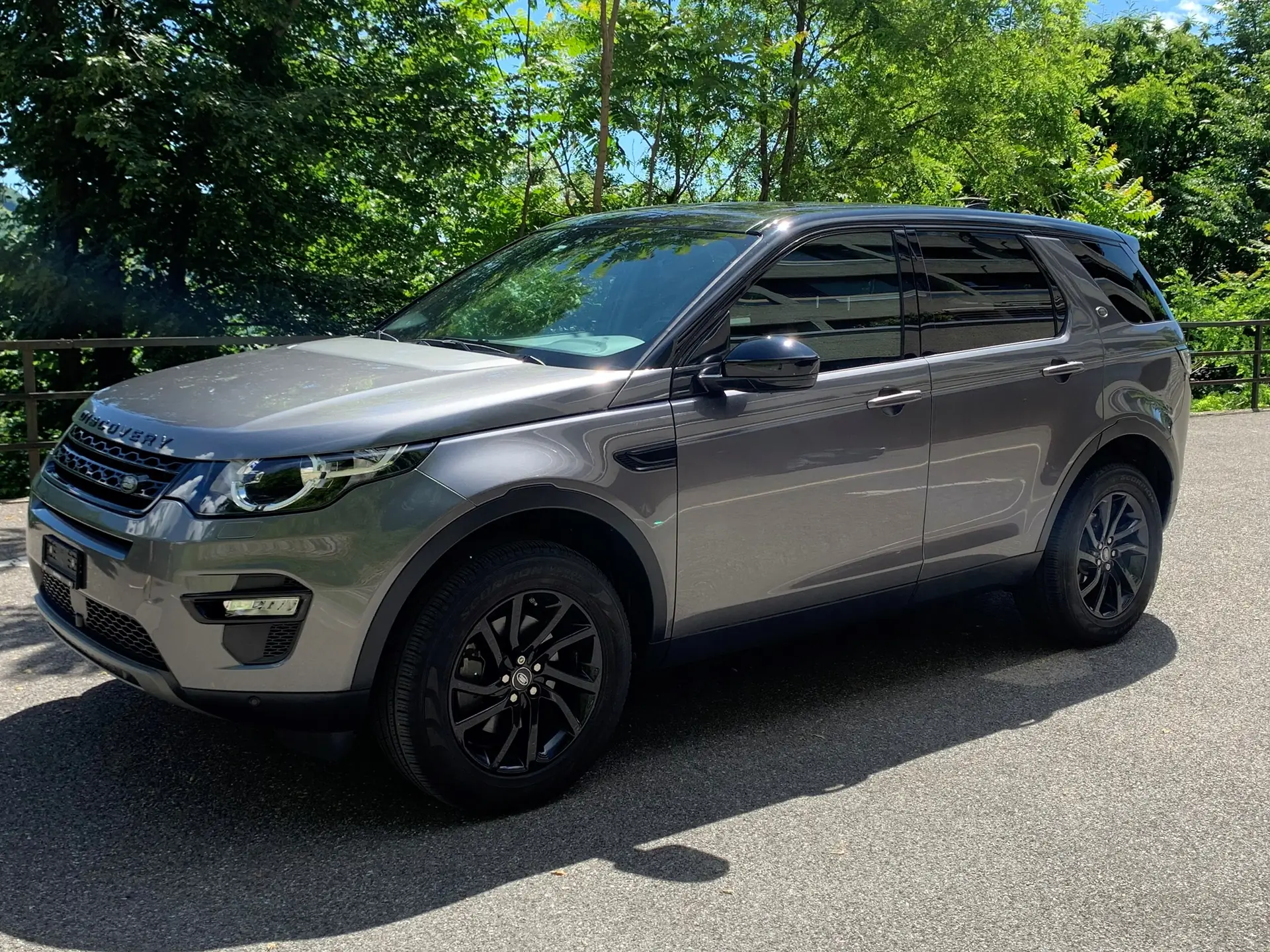 Land Rover Discovery Sport 2.0 TD4 SE — SUV compact diesel robuste, 79 500 km