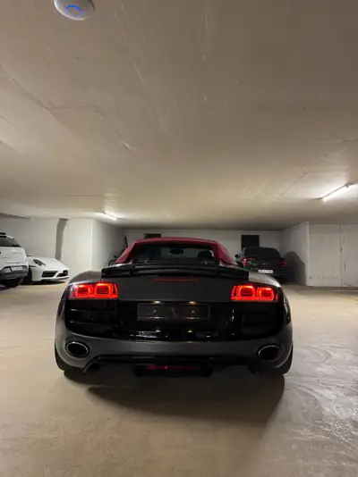 Audi R8 Spyder 5.2 R-Tronic — Cabriolet sportif haute performance, 96'000 km — vista posteriore