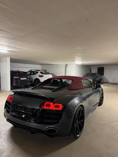 Audi R8 Spyder 5.2 R-Tronic — Cabriolet sportif haute performance, 96'000 km — interni