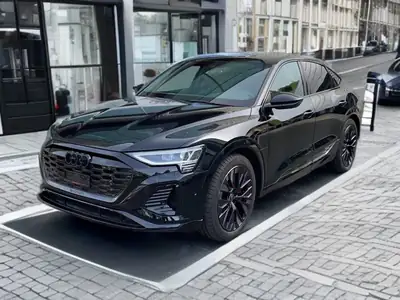 Audi Q8 Sportback 50 e-tron S line — SUV électrique premium, 51 000 km seulement — côté