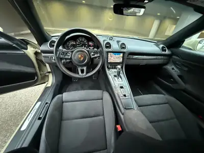 Porsche 718 Boxster Spyder PDK — Roadster performant, 5'500 km, collector suisse — Miniature 11