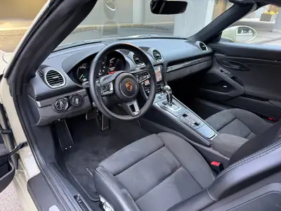 Porsche 718 Boxster Spyder PDK — Roadster performant, 5'500 km, collector suisse — Miniature 10