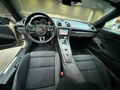 Porsche 718 Boxster Spyder PDK — Roadster performant, 5'500 km, collector suisse — Miniature 12