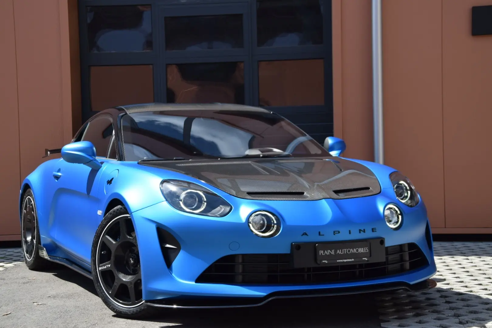 Alpine A110 R — Coupé sportif français 300 ch, finition Bleu Racing Mat exclusive