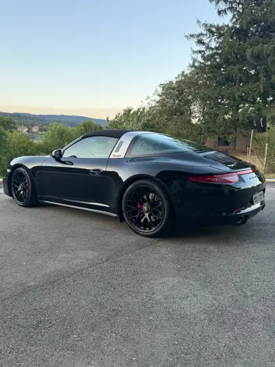 Porsche 911 Targa 4 GTS PDK — Cabriolet sportif all-wheel drive, état impeccable — Armaturenbrett