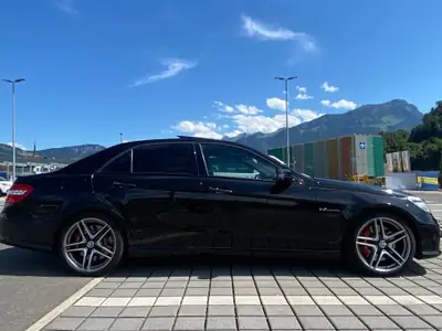Mercedes-Benz E 63 AMG — Berline haute performance, 525 ch et boîte 7G-Tronic — Detail